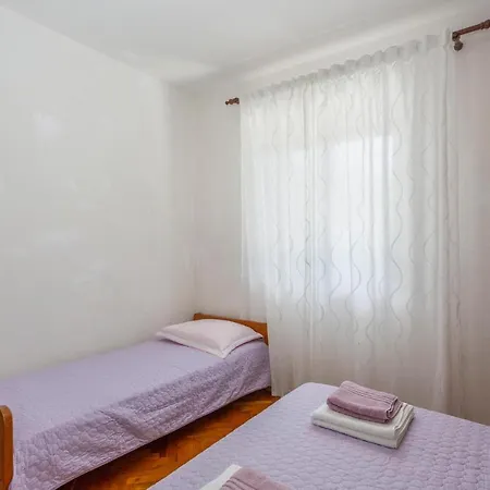 Beautiful Apartment In Omisalj With Wifi Apartman *