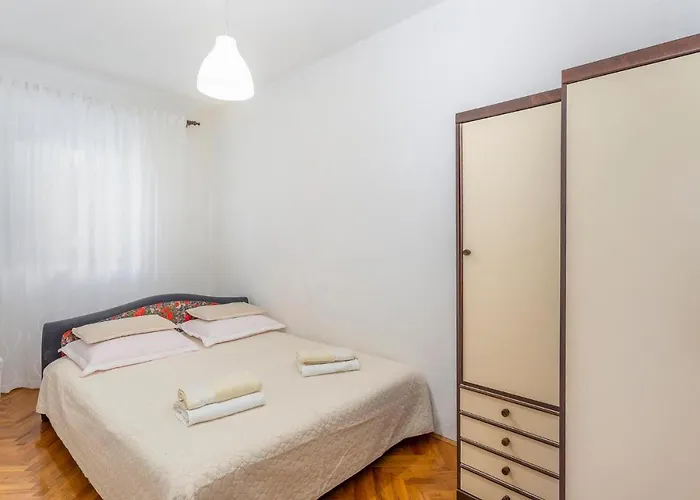 2 Bedroom Lovely In Apartament