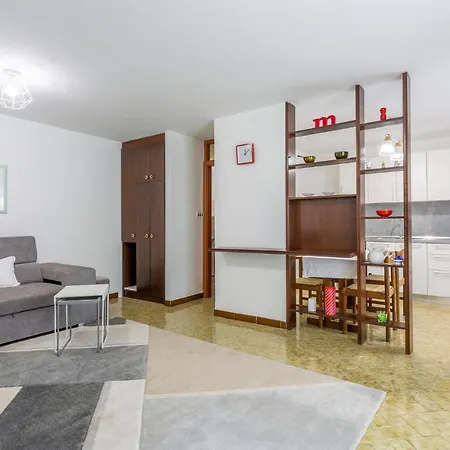 2 Bedroom Lovely Apartment In Omisalj
