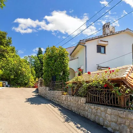 2 Bedroom Lovely Apartment In Omisalj Omisalj
