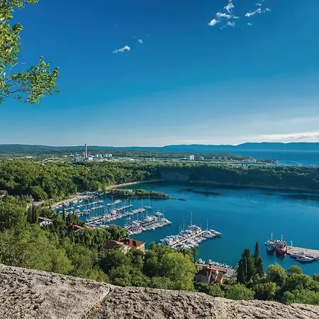 2 Bedroom Lovely Apartment In Omisalj Apartment Omisalj