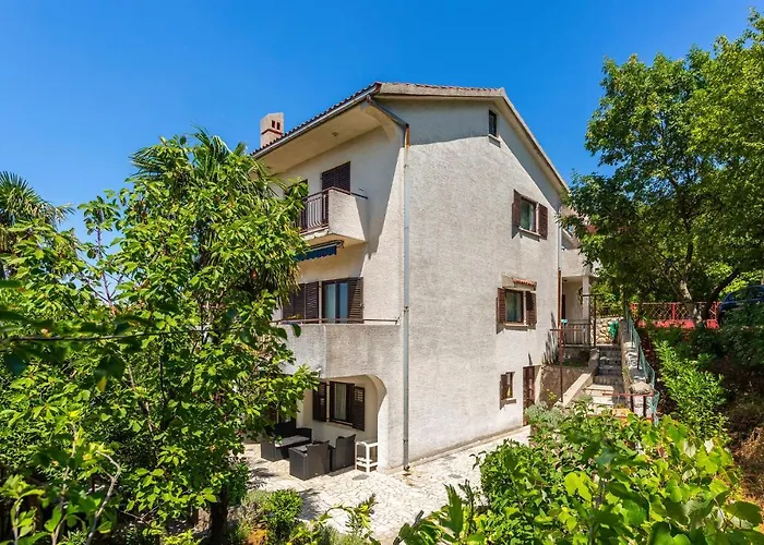 شقة 2 Bedroom Lovely In