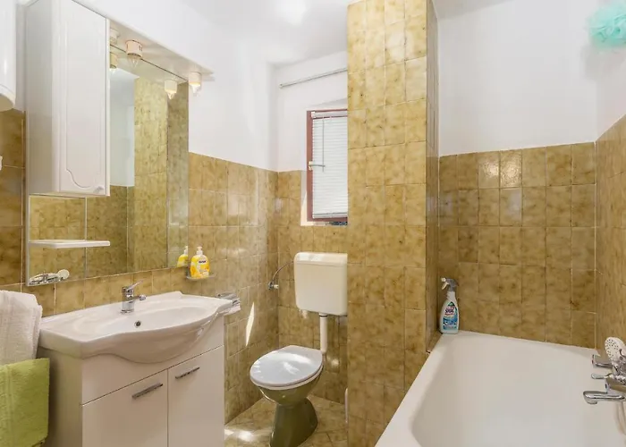 2 Bedroom Lovely In *