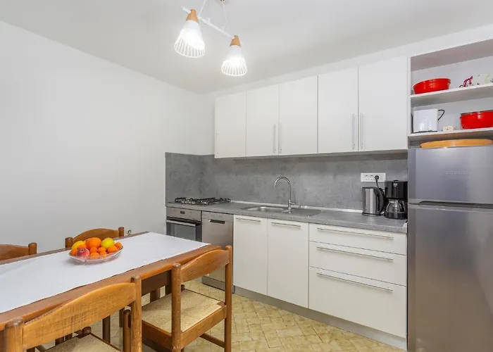 2 Bedroom Lovely In * Omišalj